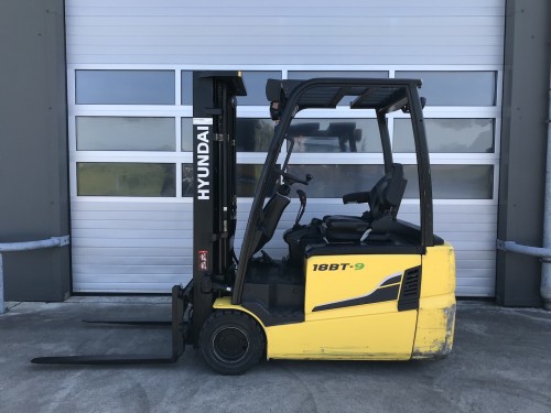www.gebruikteheftrucks.net Hyundai 18BT-9 2015 elektrische vorkheftruck