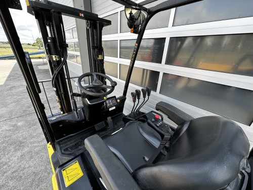 www.gebruikteheftrucks.net Hyundai 25B-9 elektrische heftruck vorkheftruck forklift 3.3meter 2500kg 2.5 3