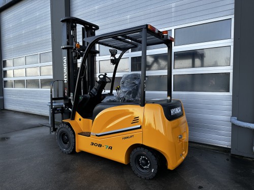 www.gebruikteheftrucks.net Hyundai 30B-7A 3ton 3000kg 6meter elektrische heftruck vorkheftruck toyota linde hyster jungheinrich BT electric warehouse forklift 1