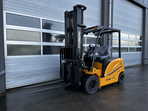 www.gebruikteheftrucks.net Hyundai 30B-7A 3ton 3000kg 6meter elektrische heftruck vorkheftruck toyota linde hyster jungheinrich BT electric warehouse forklift 2