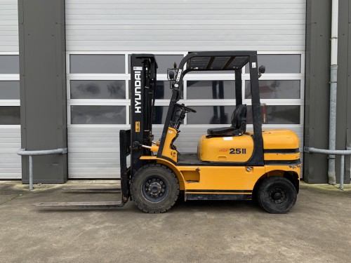 www.gebruikteheftrucks.net Hyundai HDF 25-II diesel vorkheftruck 2500kg heftruck