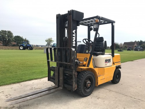 www.gebruikteheftrucks.net diesel heftruck halla 2,5 ton vorkheftruck2