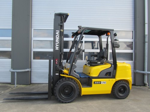 www.gebruikteheftrucks.net heftruck kopen vorkheftruck huren hyundai 33D-7e