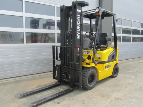 www.gebruikteheftrucks.net hyundai 1.8 ton diesel 1
