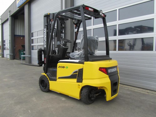 www.gebruikteheftrucks.net hyundai 20B-9 elektro heftruck vorkheftruck gebruikte nieuwe kopen huren leasen 2