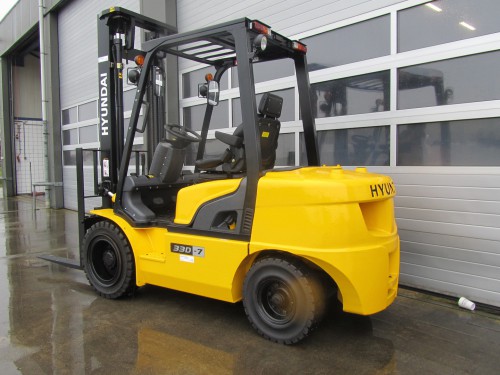 www.gebruikteheftrucks.net hyundai 33d-7 diesel heftruck.JPG 1