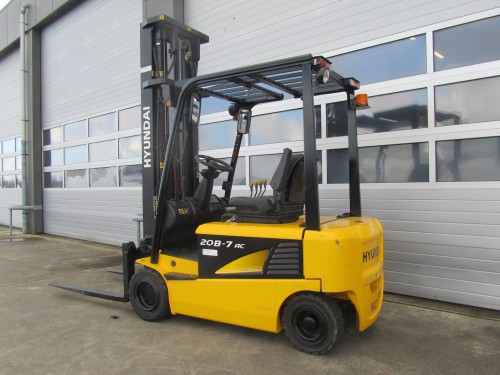 www.gebruikteheftrucks.net hyundai vorkheftruck 2ton 20B2