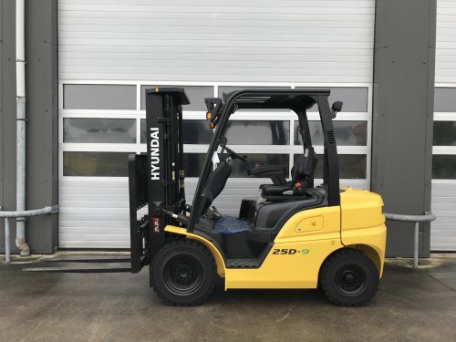 www.nieuweheftruckkopen.nl-Hyundai-25D-9-2500kg-diesel-heftruck-direct-uit-voorraad-leverbaar (1)
