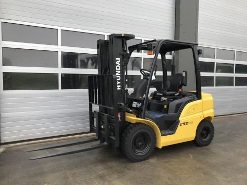 www.nieuweheftruckkopen.nl-Hyundai-25D-9-2500kg-diesel-heftruck-direct-uit-voorraad-leverbaar-2