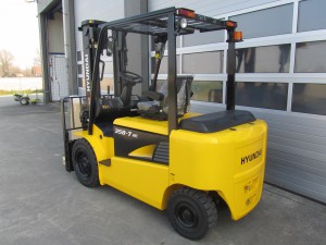 www.gebruikteheftrucks.net heftruck kopen vorkheftruck huren hyundai1