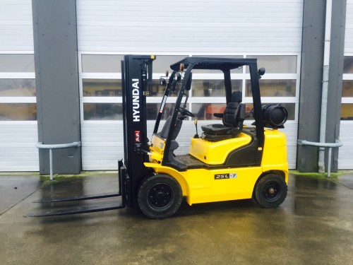 www.gebruikteheftrucks.net hyundai 2.5 ton lpg heftruck