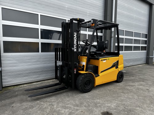 www.gebruikteheftrucks.net-3000kg-3-ton-elektrische-electro-heftruck-Hyundai-30BH-9-clark-jungheinrich-still-linde-Hyundai-BT-Toyota-forklift-gabelstapler 1