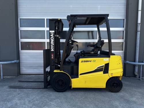 www.gebruikteheftrucks.net 2500kg 2.5 ton elektrische heftruck Hyundai 25BH-9 clark jungheinrich still linde forklift BT Toyota forklift gabelstapler