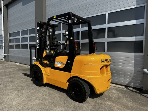 www.gebruikteheftrucks.net hyundai 3 ton diesel heftruck HDF30-5 forklift Komatsu TCM Still nieuwe motor new engine Hyster Jungheinrich Toyota Doosan Linde 2