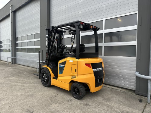 www.gebruikteheftrucks.net Hyundai 25BE-X : 2500KG : 2.5ton : 4.7m triplex 3-delig : side-shift : elektrische heftruck vorkheftruck forklift Hyster Baoli Linde Toyota EP Heli 1JPG