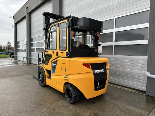 www.gebruikteheftrucks.net Hyundai 35BE-X : 3500KG : 3.5ton : 6m triplex 3-delig : airco : side-shift : vorkversteller : cabine : elektrische heftruck vorkheftruck forklift Hyster Baoli Linde Toyota EP Heli 2