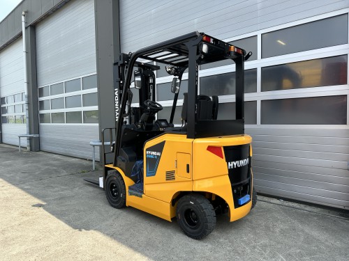 www.gebruikteheftrucks.net hyundai 20BE-X : 2000KG : 2ton : 4.7 triplex 3-delig : elektrische heftruck vorkheftruck forklift Hyster Baoli Hangcha Doosan Linde Toyota EP Heli Still Jungheinrich BT 1