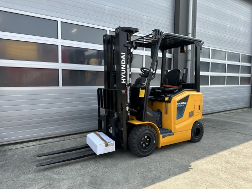 www.gebruikteheftrucks.net hyundai 20BE-X : 2000KG : 2ton : 4.7 triplex 3-delig : elektrische heftruck vorkheftruck forklift Hyster Baoli Hangcha Doosan Linde Toyota EP Heli Still Jungheinrich BT 2