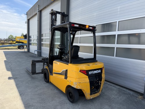 www.gebruikteheftrucks.net Hyundai 35BH-9 3.5 ton elektrische heftruck clark linde Bobcat hyster toyota jungheinrich 3,5 ton electric 3