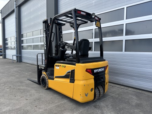 www.gebruikteheftrucks.net Hyundai 18BT-9U elektrische heftruck 1,8 ton heftruck Linde Still Doosan Jungheinrich BT Toyota forklift electric 1800kg 4,7 meter triplex mast 2