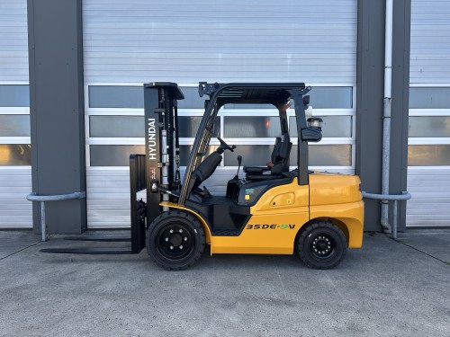 www.gebruikteheftrucks.net hyundai 35DE-9V 3500kg diesel heftruck vorkheftruck forklift hyster toyota bobcat still linde Yale